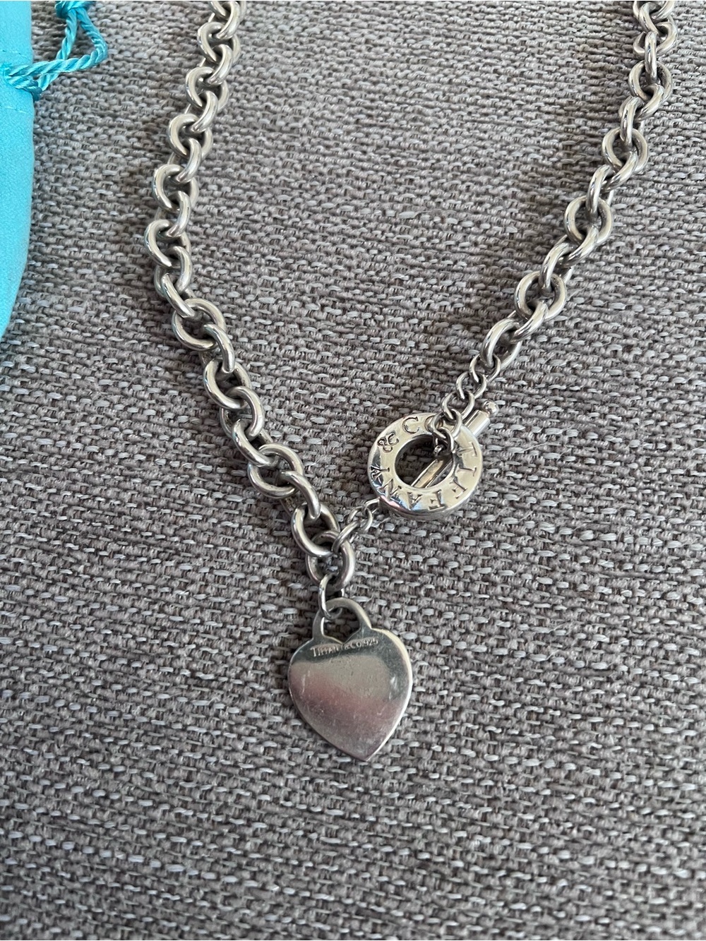 Tiffany & Co. Silver Return to Tiffany® Heart Tag Toggle Necklace wit Blue Pouch - Picture 4 of 8